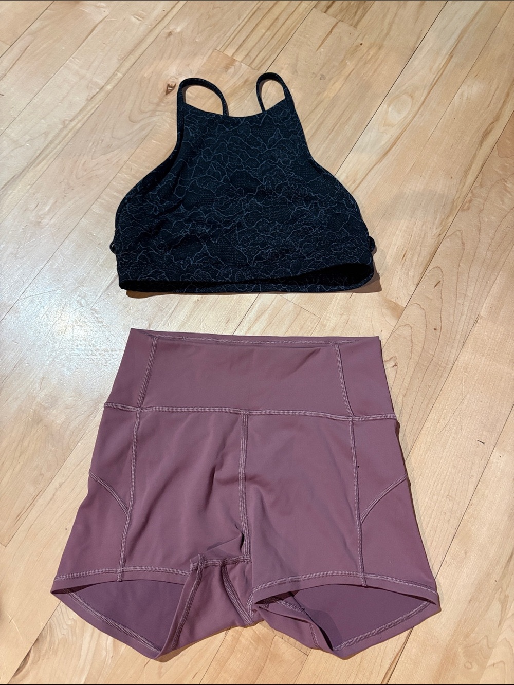 Lulu lemon sz4 Black Lace High-Neck Sports Bra & Mauve High-Waist Shorts Set